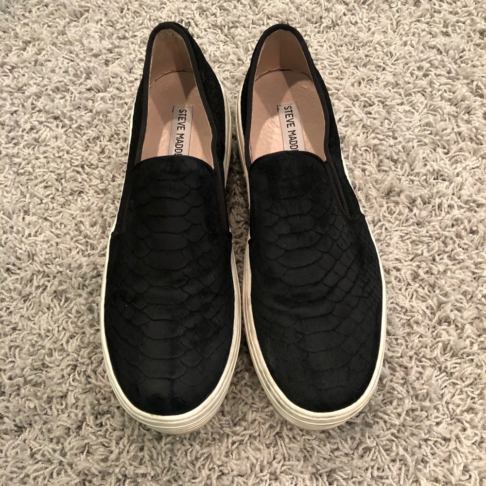 Steve Madden Slip on